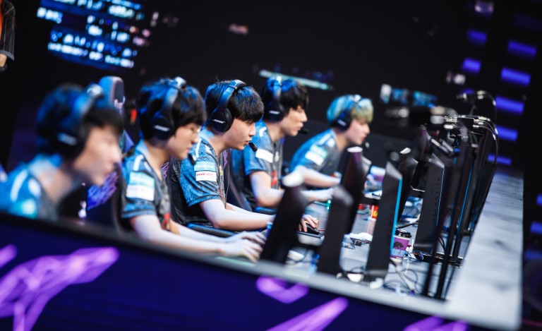 league of legends internet tech